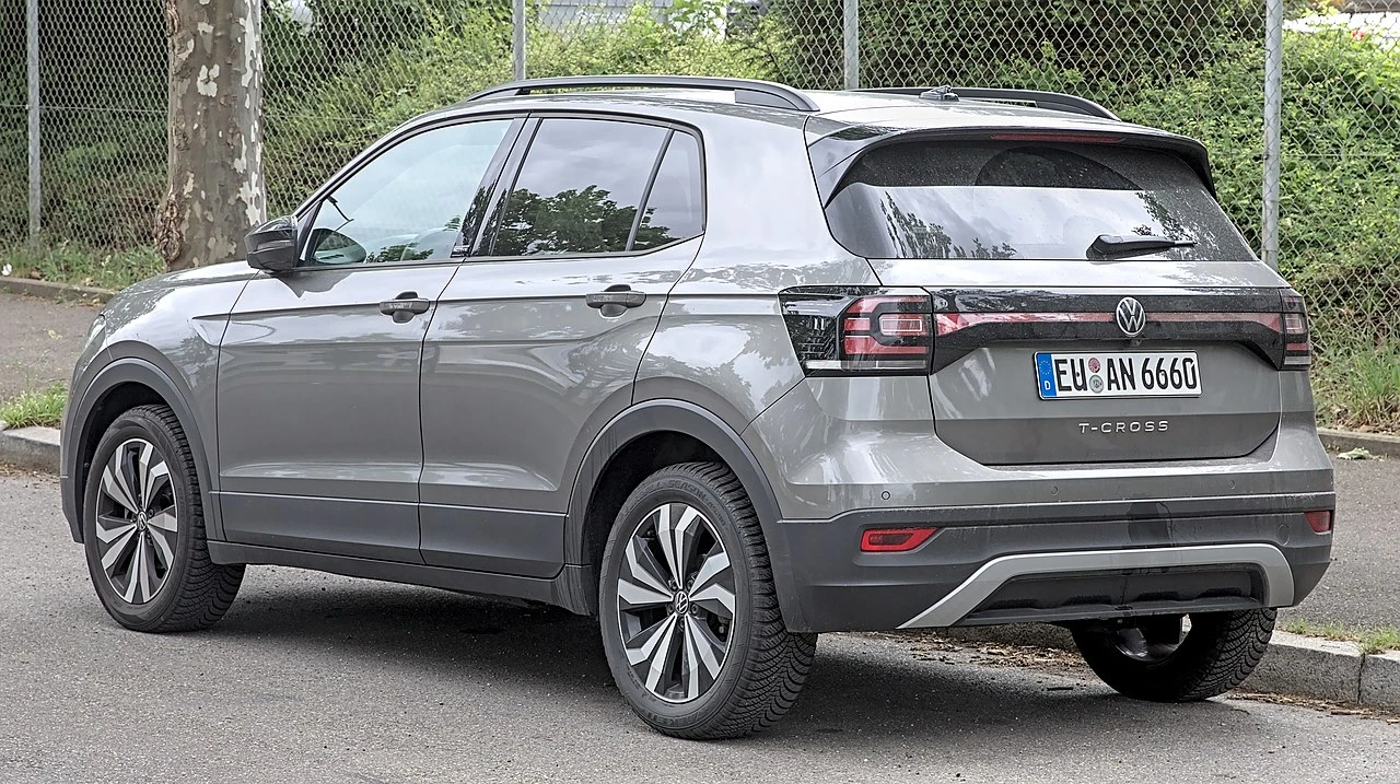 VW T Cross I rear aproapemasini