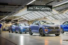 Volkswagen dezvaluie un plan de reducere a costurilor care ar putea mentine fabricile germane deschise