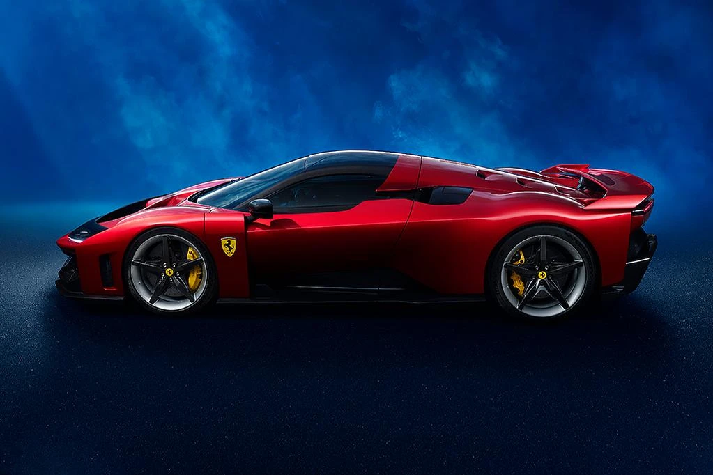 Ferrari lanseaza o supermasina emblematica de 3,9 milioane de dolari