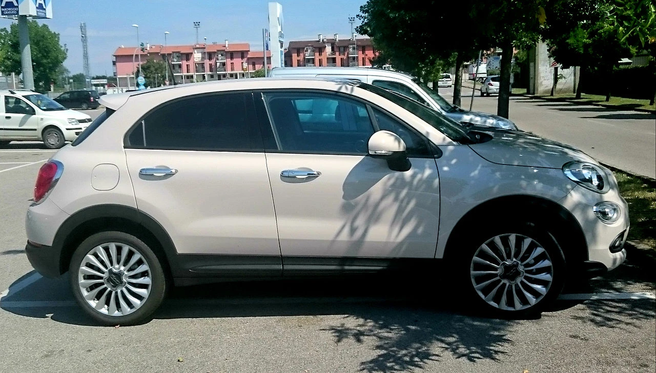 Fiat 500x side aproapemasini