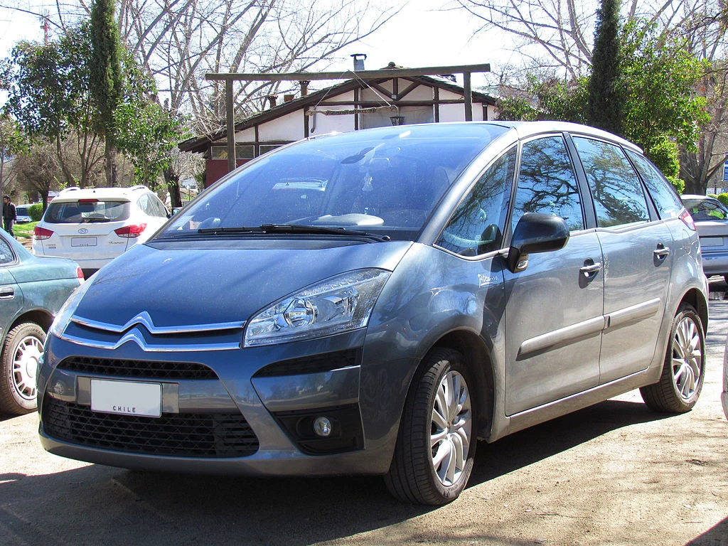 Citroen C4 Picasso I front side aproapemasini