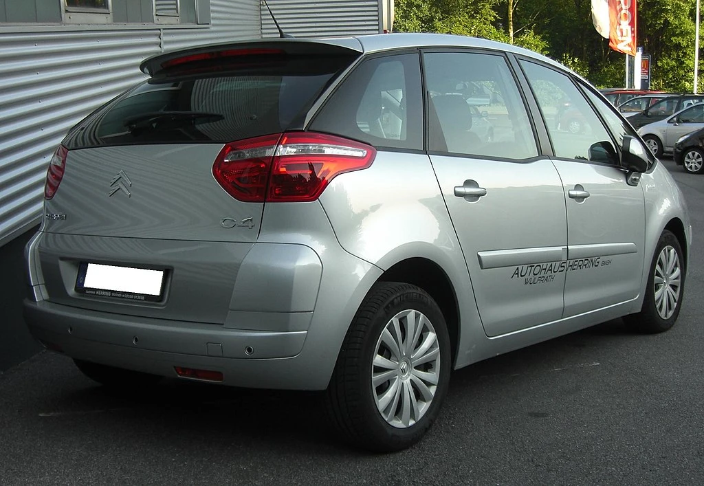 Citroen C4 Picasso I rear aproapemasini