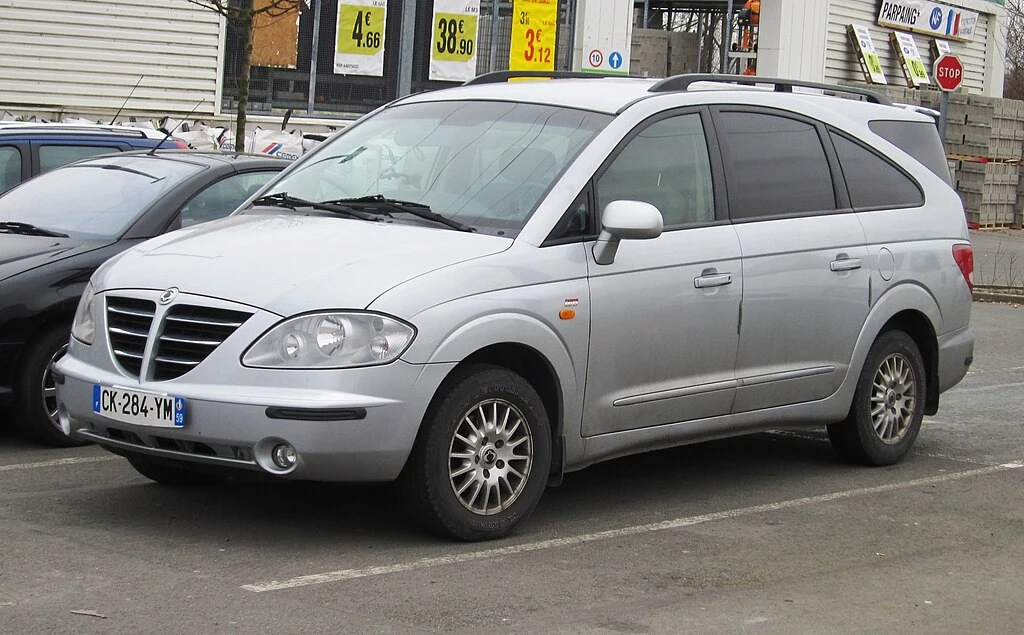 Pareri : Ssangyong Rodius I ( 2004 - 2013 )