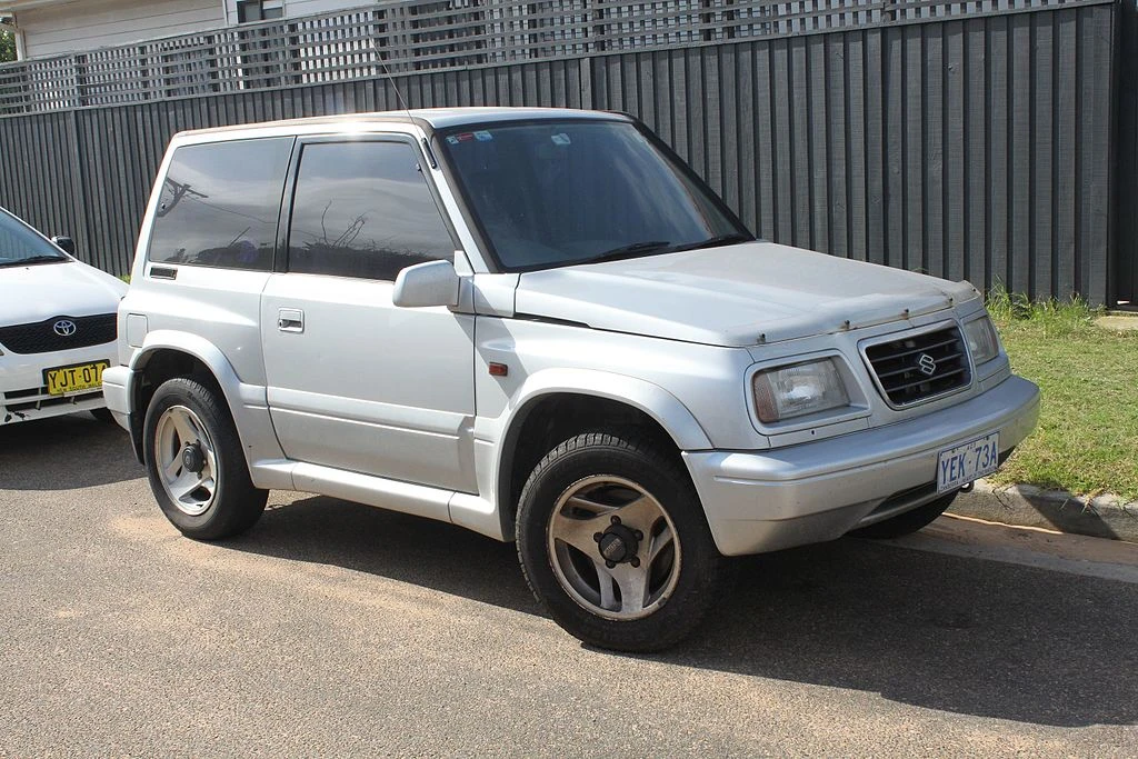 Suzuki Vitara I front side aproapemasini