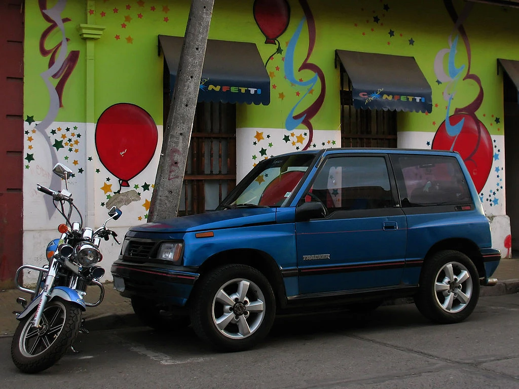 Suzuki Vitara I side aproapemasini