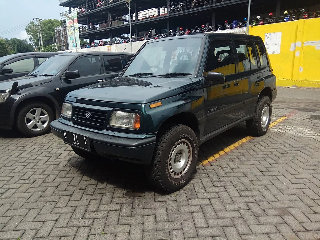 Suzuki Vitara I front 5 door aproapemasini