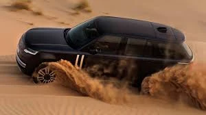 Range Rover EV este supus unor teste in desert inainte de lansarea in 2025