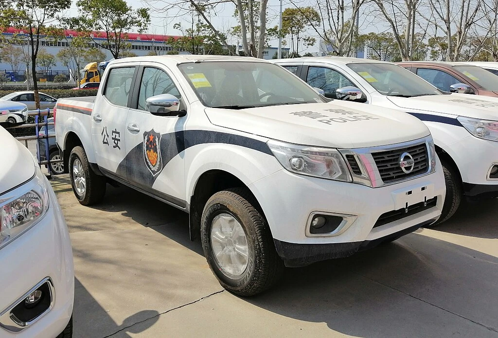 Nissan Navara D23 side aproapemasini