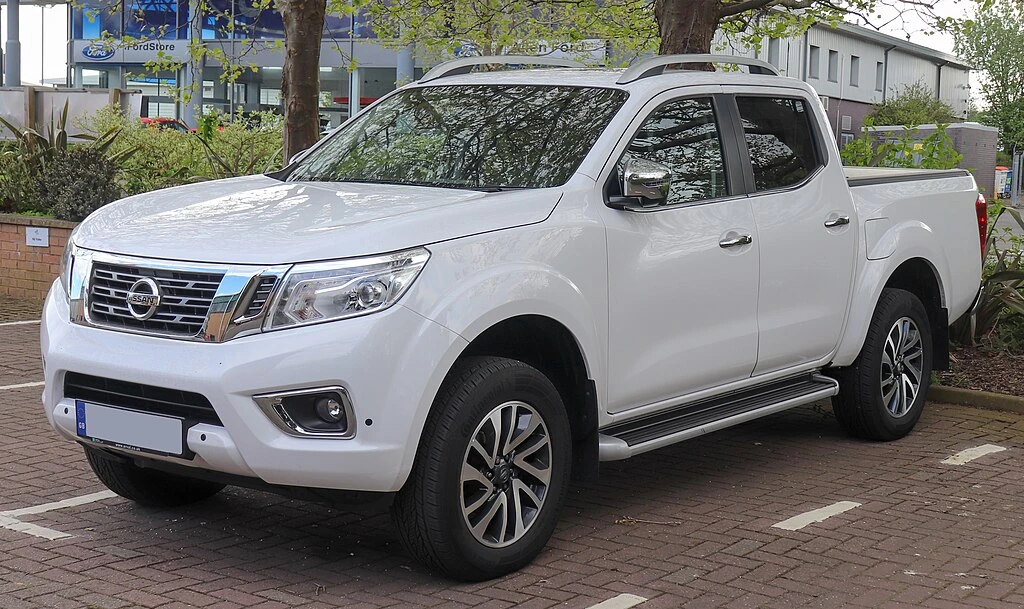 Nissan Navara D23 front aproapemasini