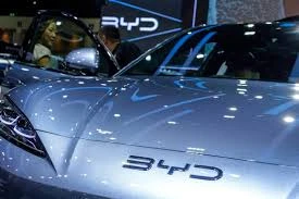 Vanzarile BYD au atins un record, mai aproape de Tesla