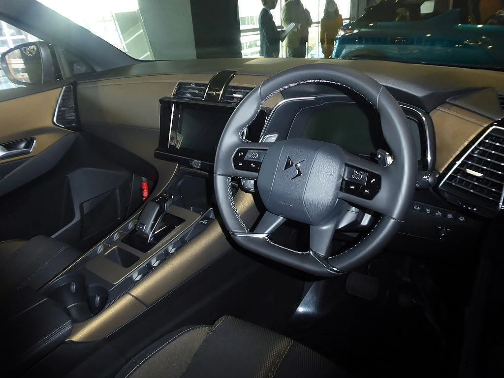 DS7 Crossback I interior aproapemasini