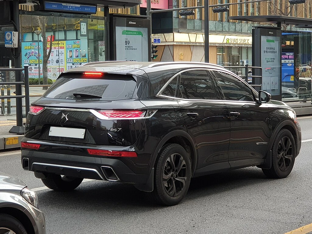 DS7 Crossback I rear aproapemasini