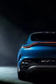 Aston Martin respinge din nou lansarea EV