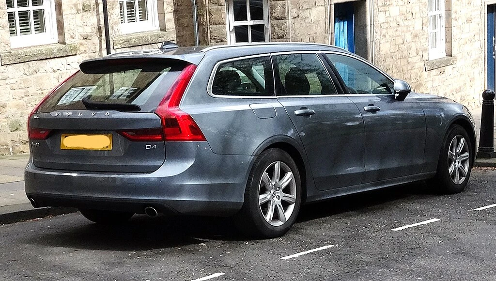 Volvo V90 II rear aproapemasini