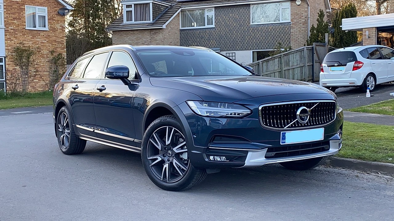 Pareri : Volvo V90 II ( 2016 - 2025 )