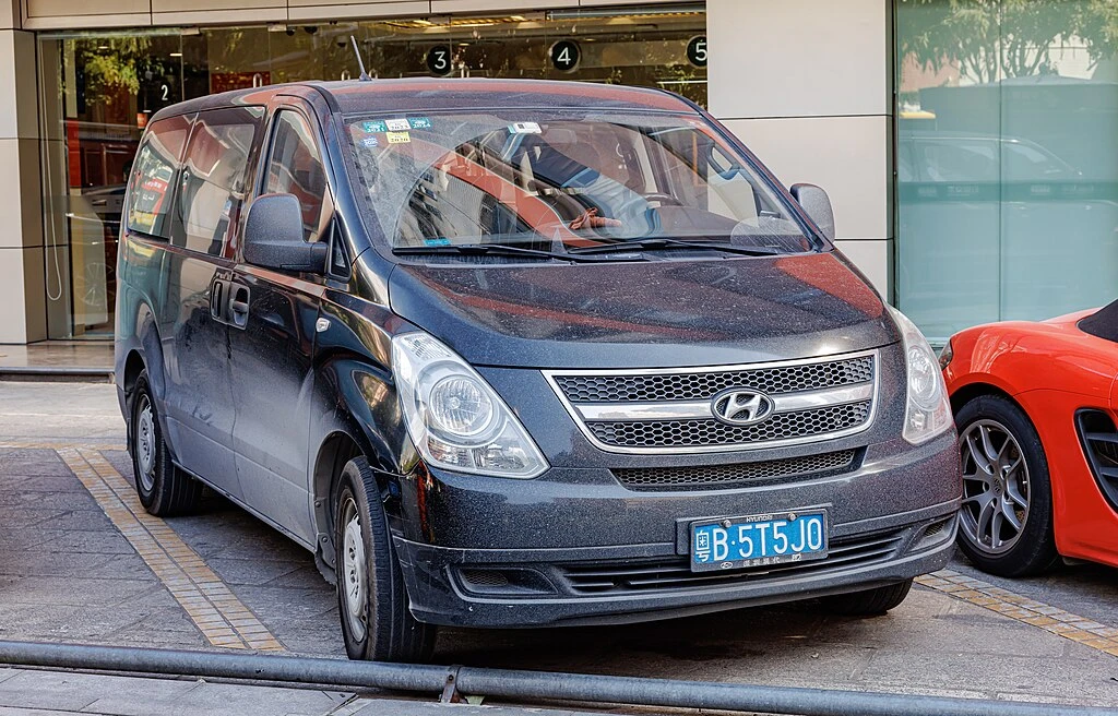 Hyundai H-1 II front side aproapemasini