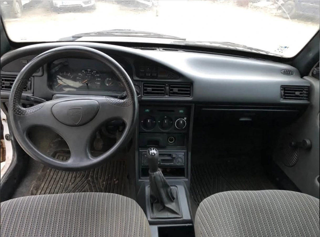 Dacia supernova interior aproapemasini