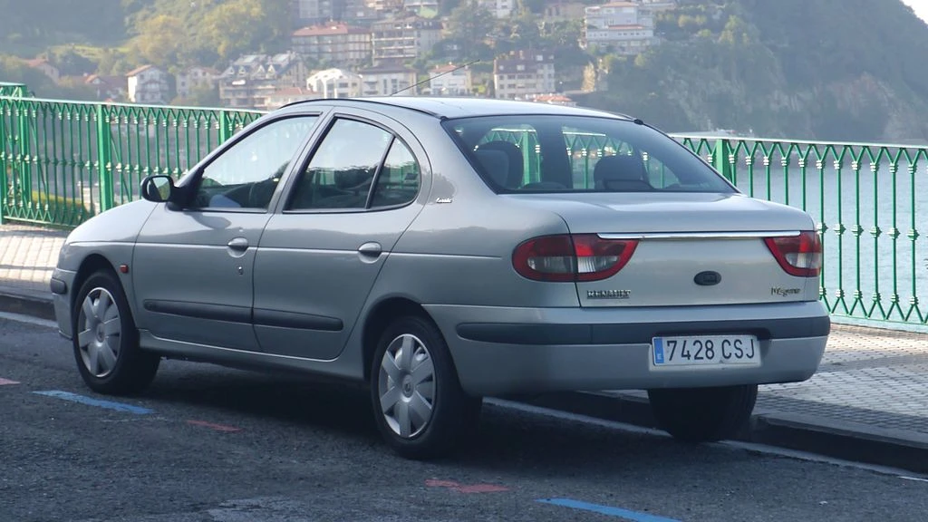 Renault Megane I rear saloon aproapemasini