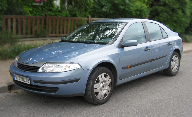Renault Laguna II front aproapemasini