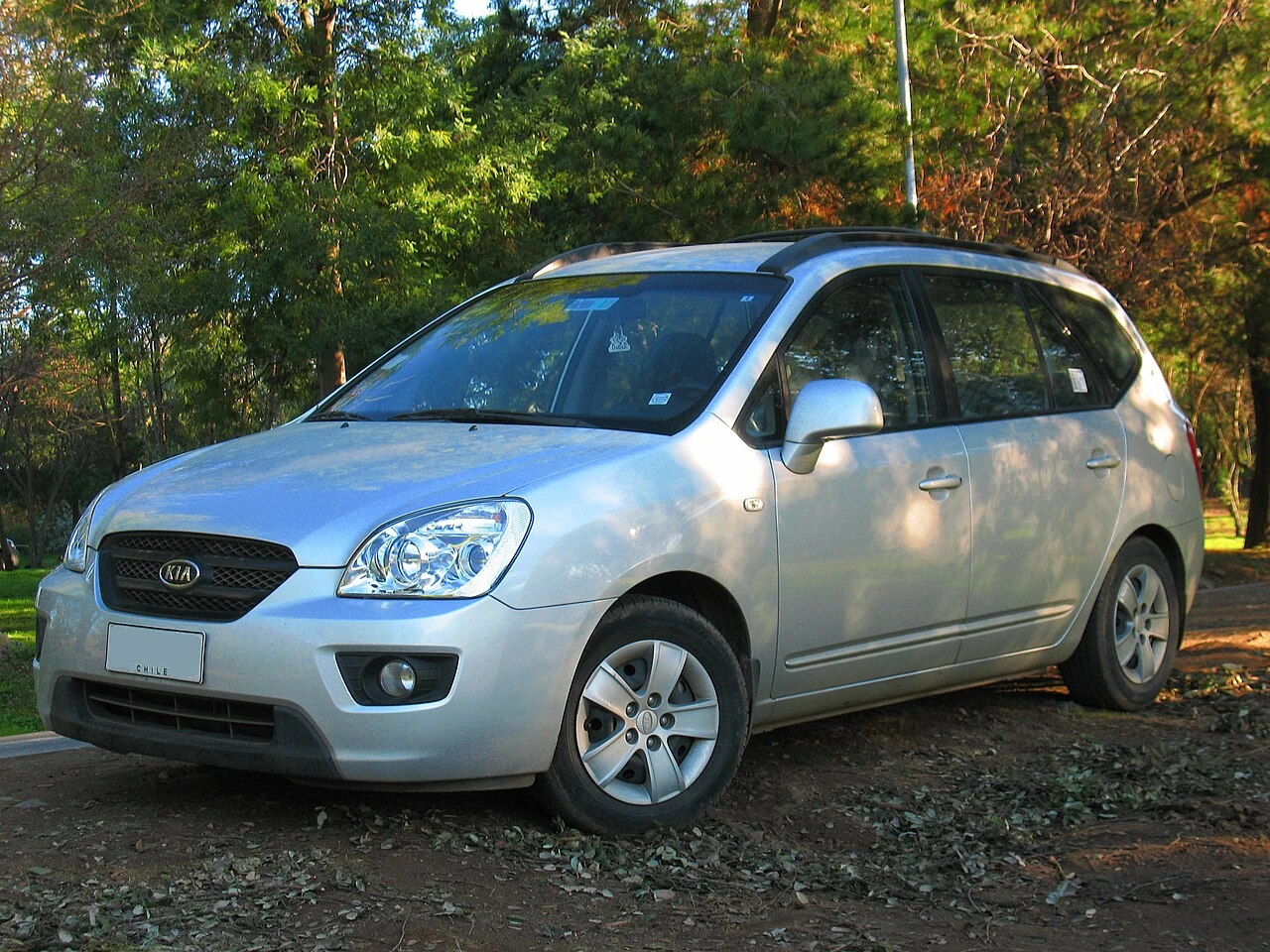 Pareri : Kia Carens II ( 2006 - 2013 )