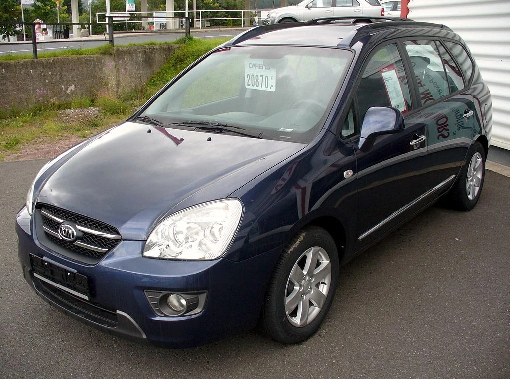 Kia Carens II front aproapemasini