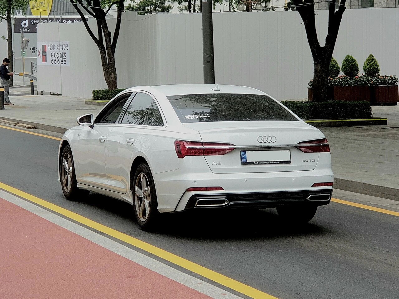 Audi A6 C8 rear aproapemasini