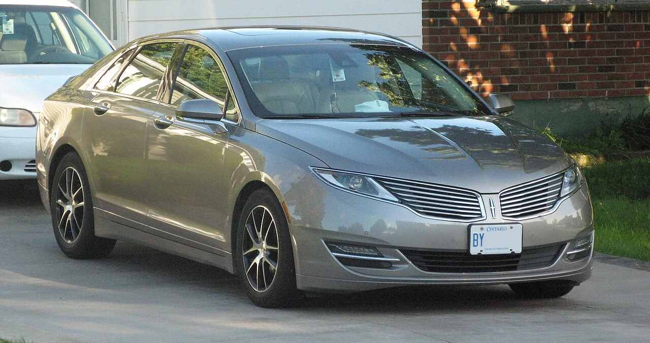 Lincoln MKZ II front aproapemasini