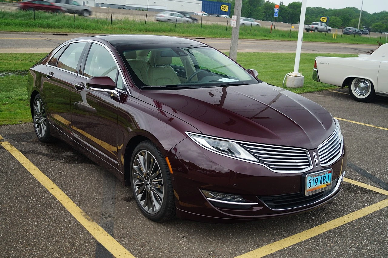 Pareri : Lincoln MKZ II ( 2013 - 2020 )