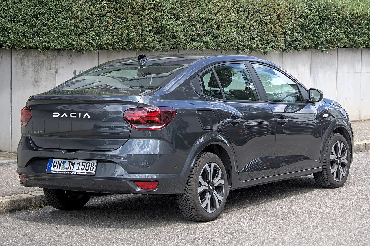 Dacia Logan III rear side aproapemasini