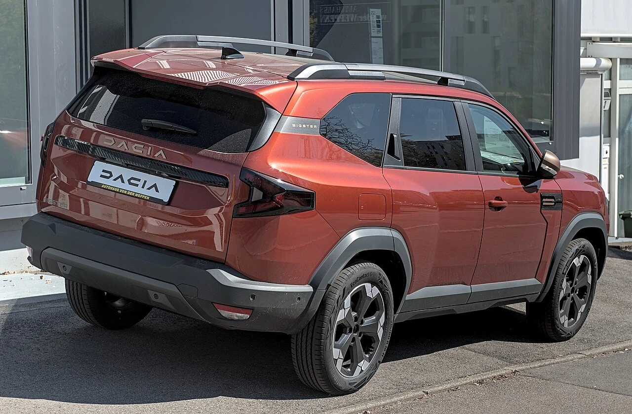 Dacia Bigster rear side aproapemasini