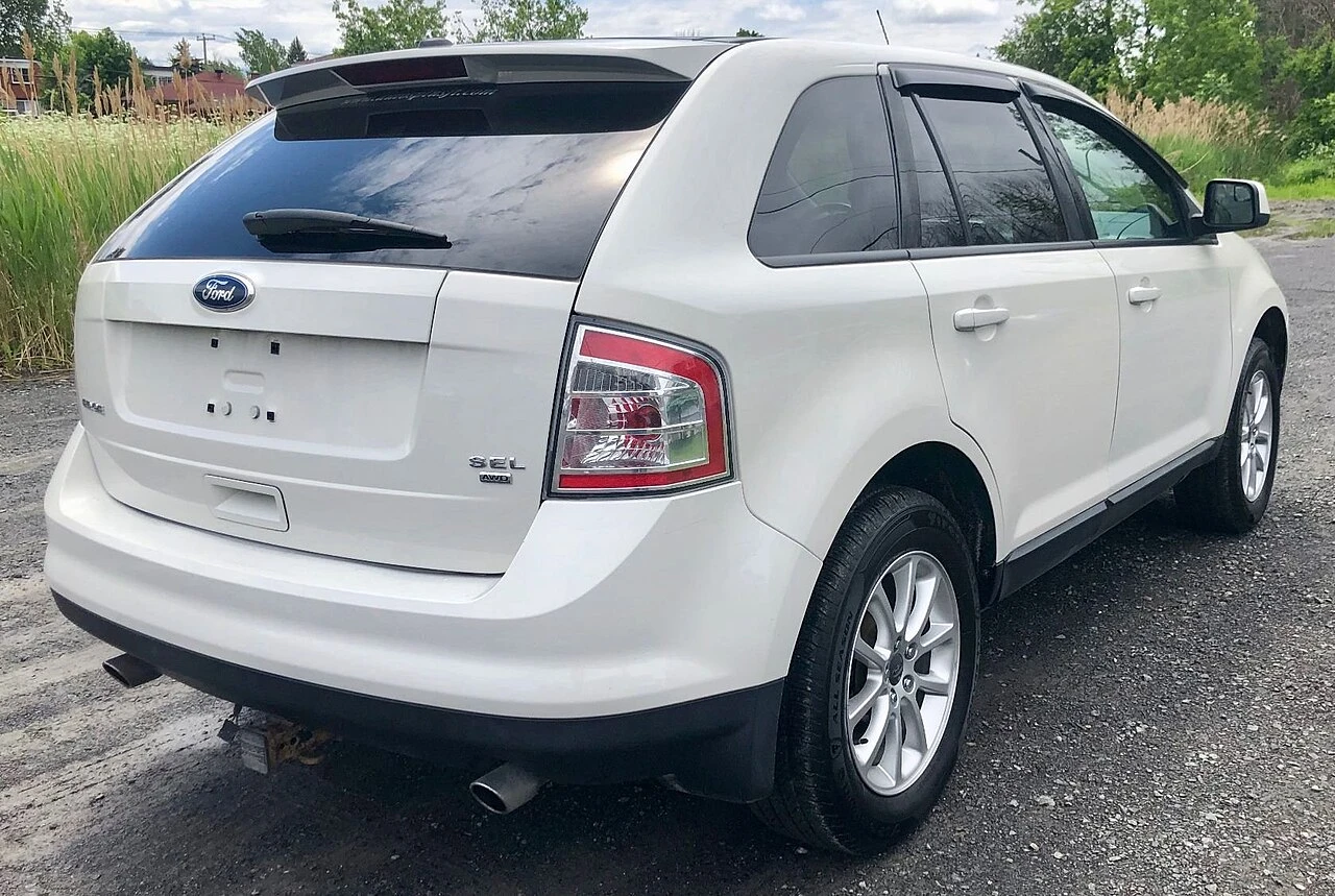 Ford Edge I rear aproapemasini