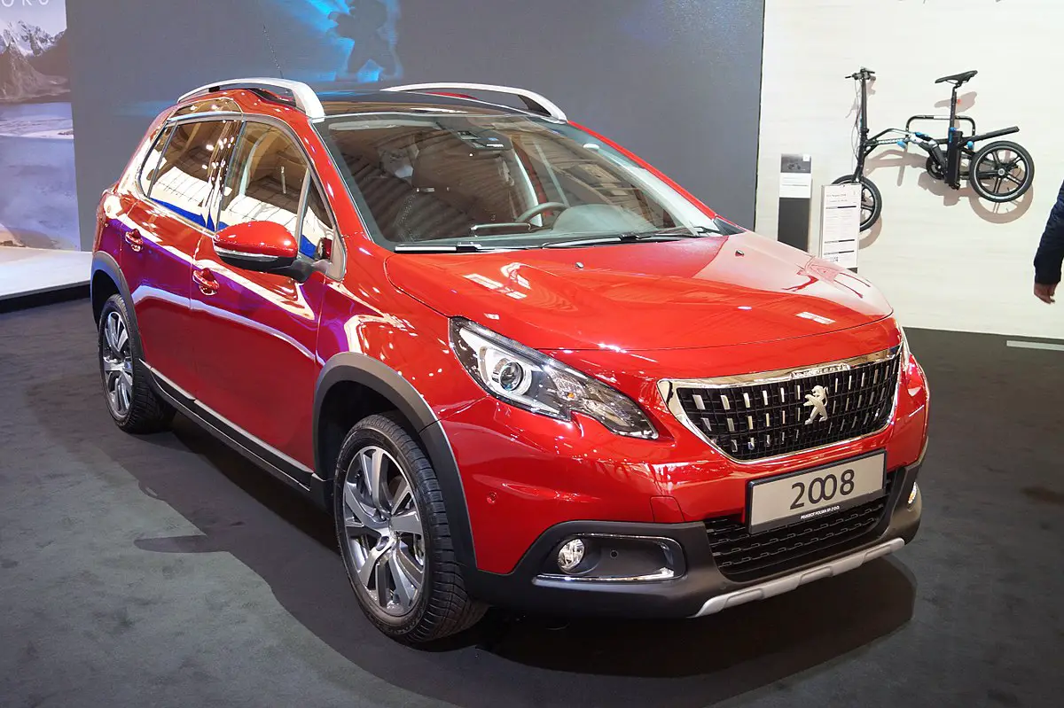 Peugeot 2008 ocupa primul loc in vanzari in Europa iar VW Golf iese din Top 10