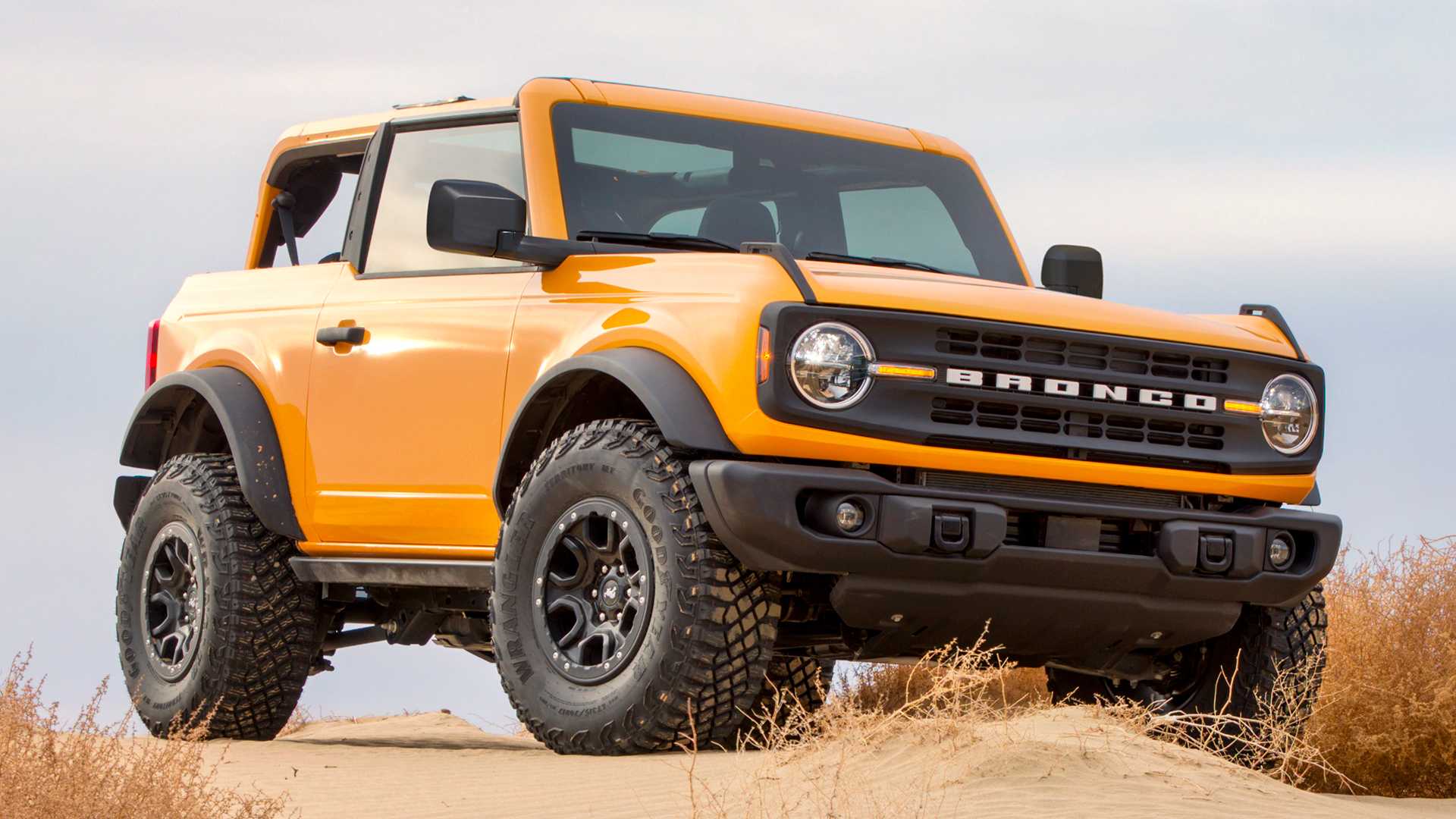 Ford Bronco se ia de gat cu Jeep Wrangler si Land Rover Defender