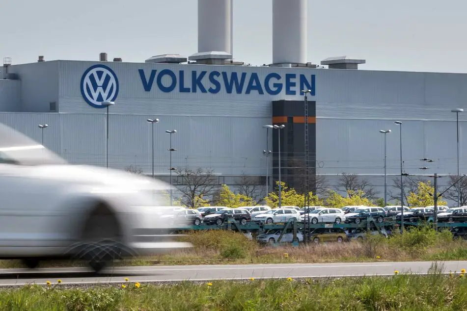 VW avertizeaza cu privire la mai multe reduceri de productie