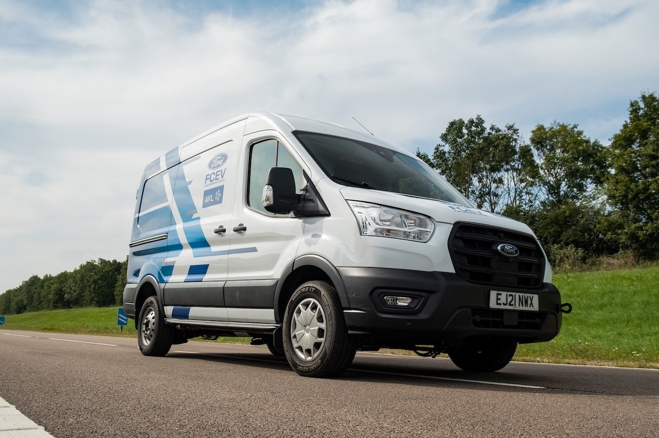 Ford va testa o flota mica de camionete E-Transit pe hidrogen