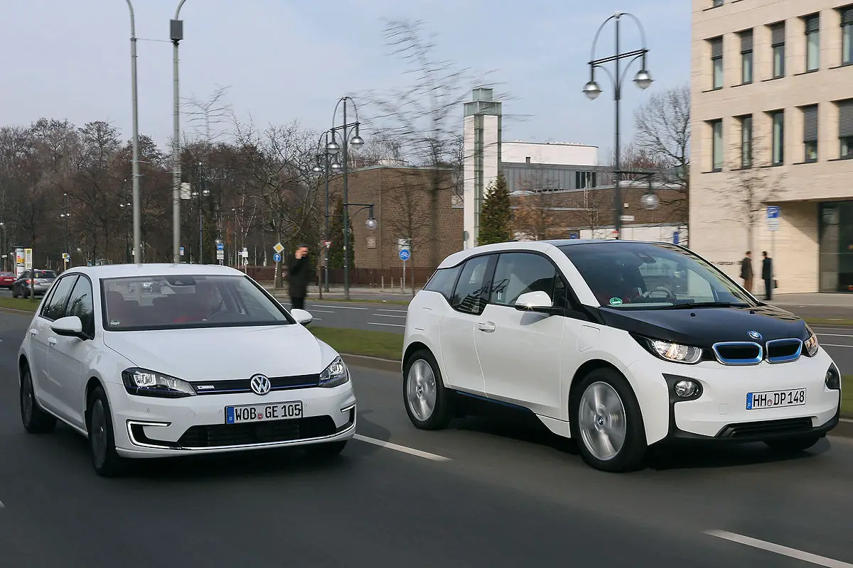 BMW isi schimba directia privind masinile electrice cu autonomie extinsa
