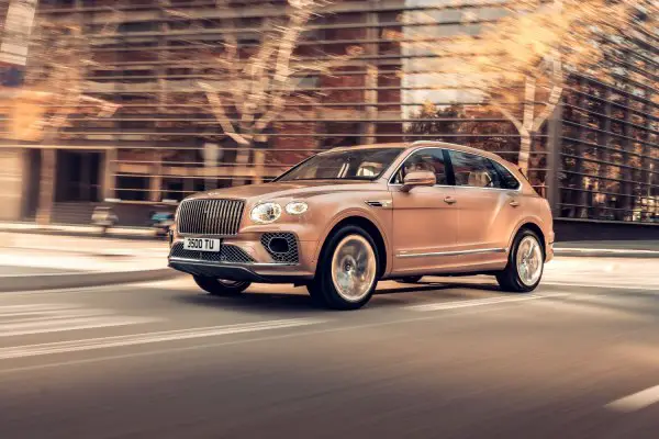 Noul Bentley Bentayga EWB il inlocuieste pe Mulsanne