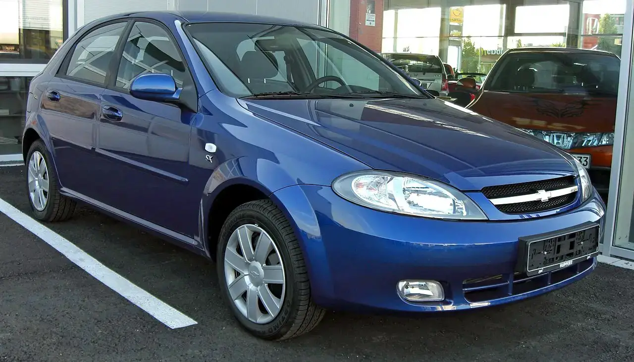 Chevrolet Lacetti front hatchback aproapemasini