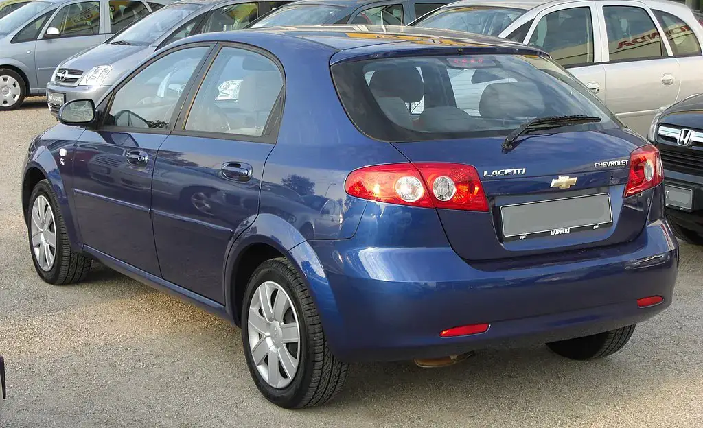 Chevrolet Lacetti rear aproapemasini