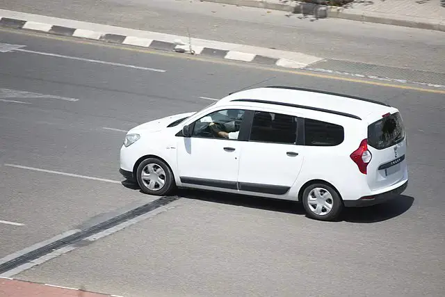 Dacia Lodgy I aerial aproapemasini