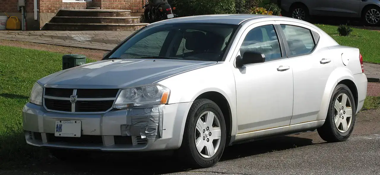 Dodge Avenger front side aproapemasini