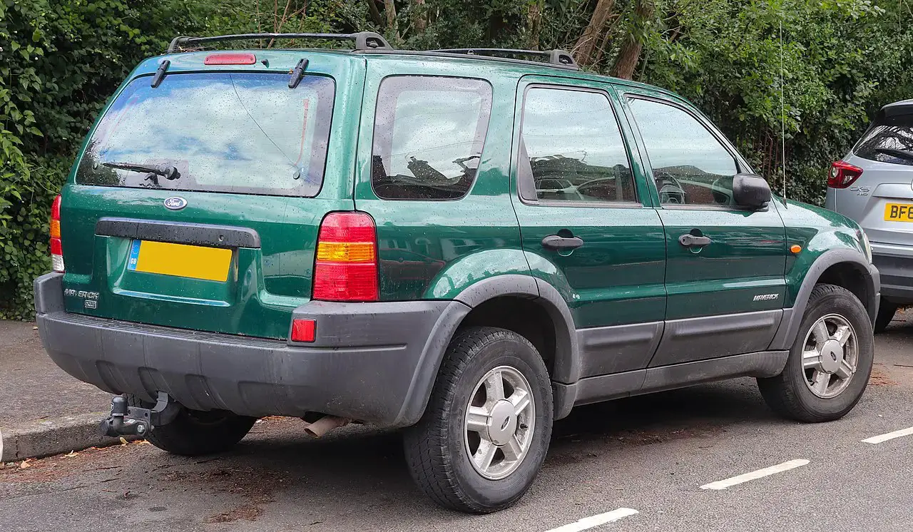 Ford Maverick rear aproapemasini