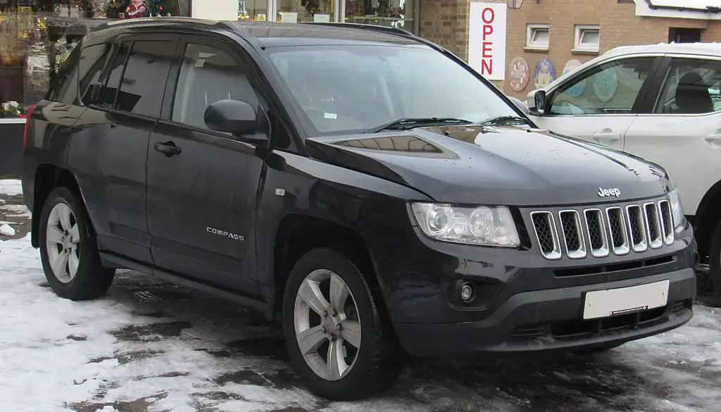 Jeep Compass I facelift front side aproapemasini