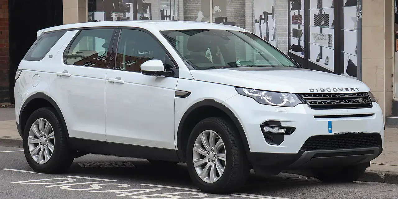 Land Rover Discovery Sport front side aproapemasini