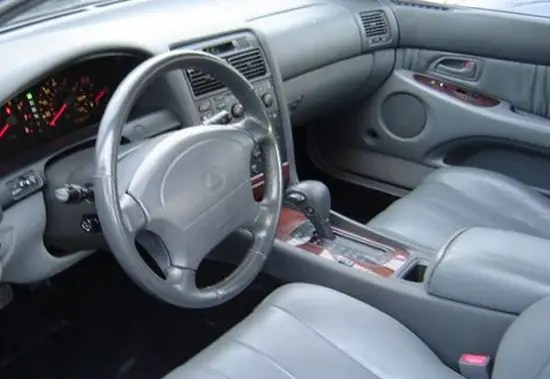 Lexus GS I interior aproapemasini