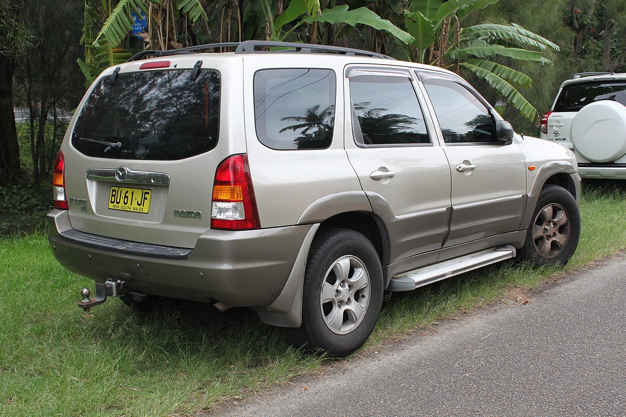 Mazda Tribute rear side aproapemasini