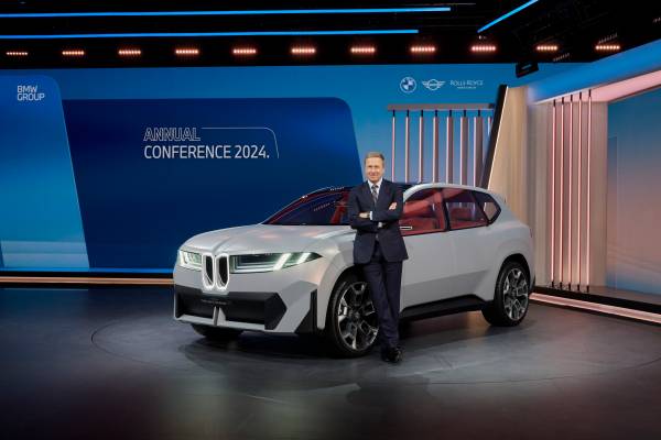 CEO-ul BMW spune ca UE ar trebui sa revizuiasca obiectivele de CO2