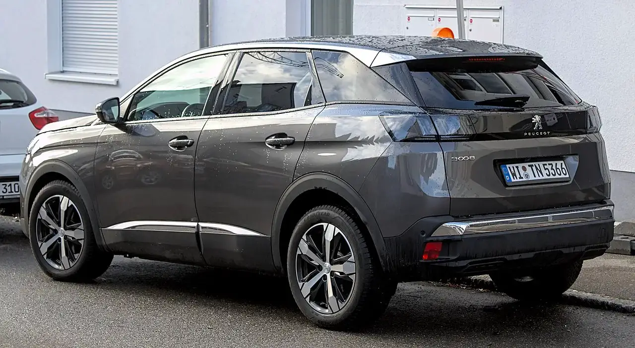 Peugeot 3008 II rear side aproapemasini