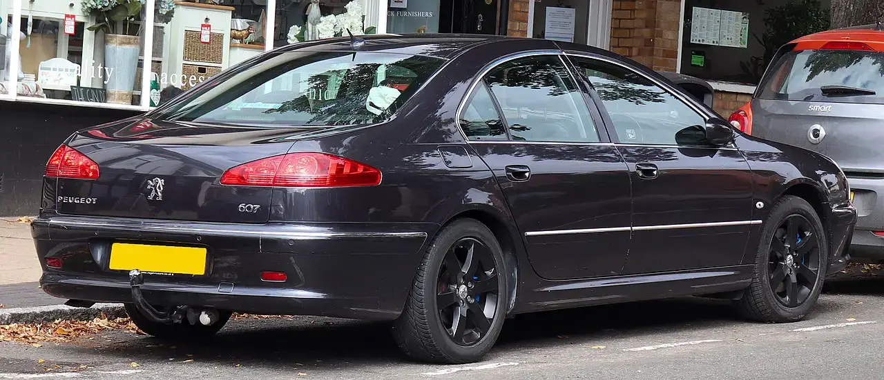 Peugeot 607 rear aproapemasini