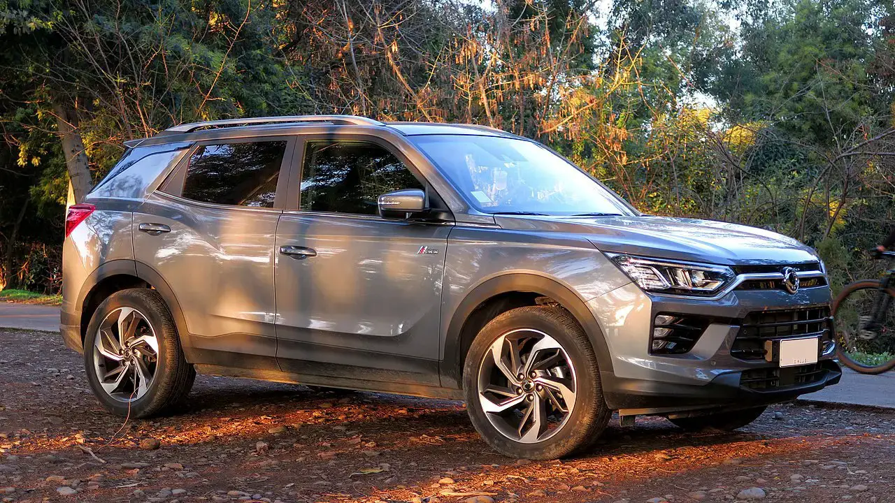 Ssangyong Korado IV front side aproapemasini